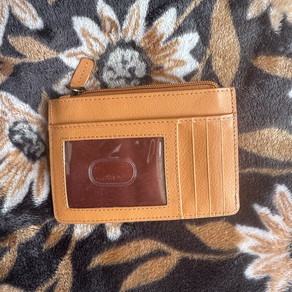 Brown Leather Wallet with Intricate Design - Picture 3 of 3